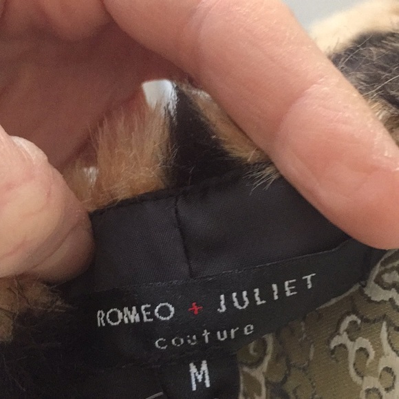 Romeo and Juliet Couture Faux Fur Vest in Medium - Picture 7 of 9